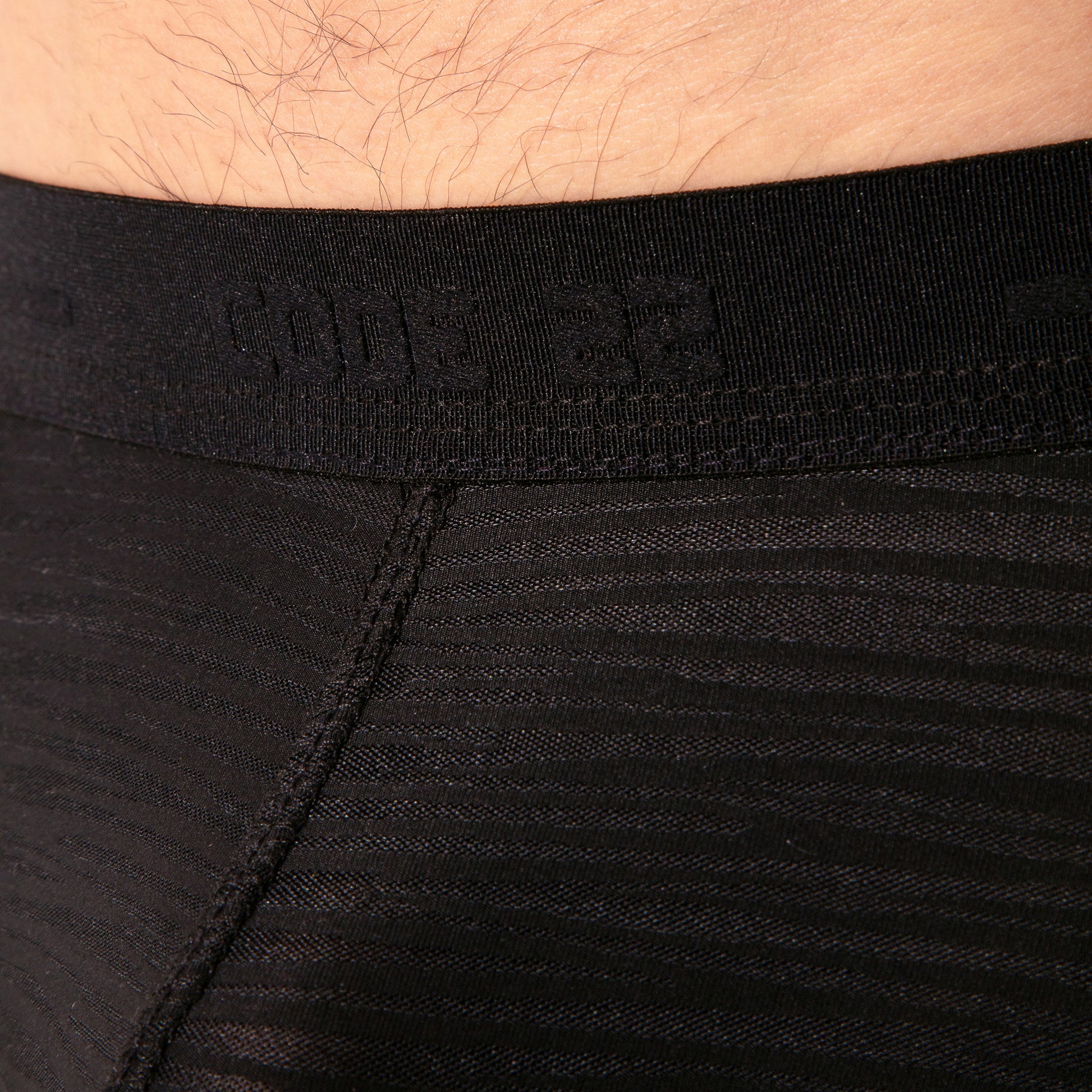 CODE 22 Zebra Thong Black